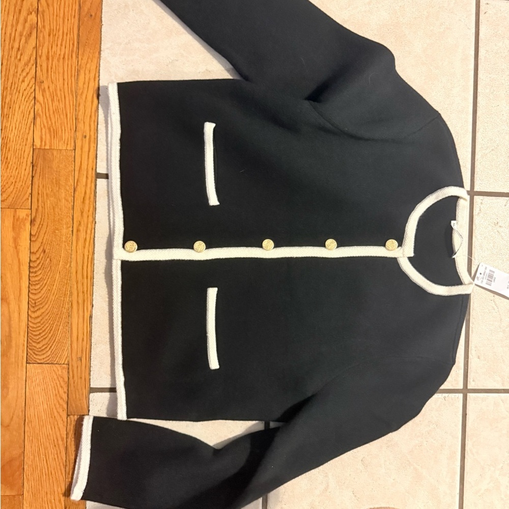 Abercrombie & Fitch Black Sweater with Cream Accents